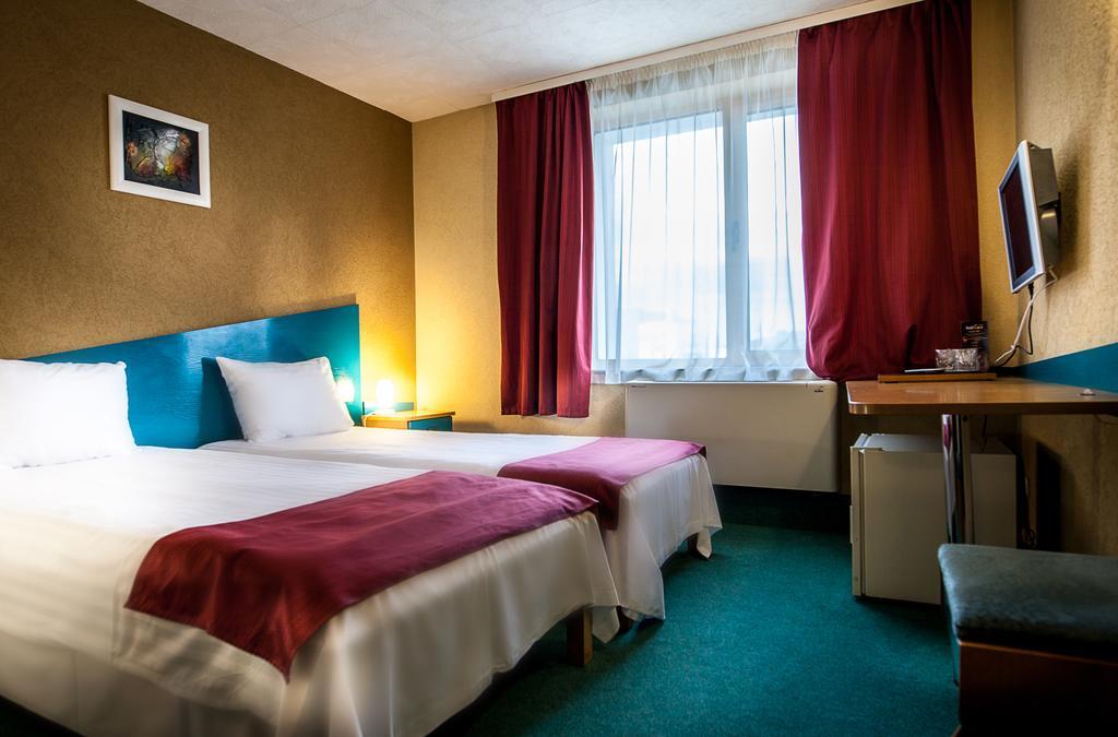 Hotel Ciao Тыргу-Муреш Экстерьер фото