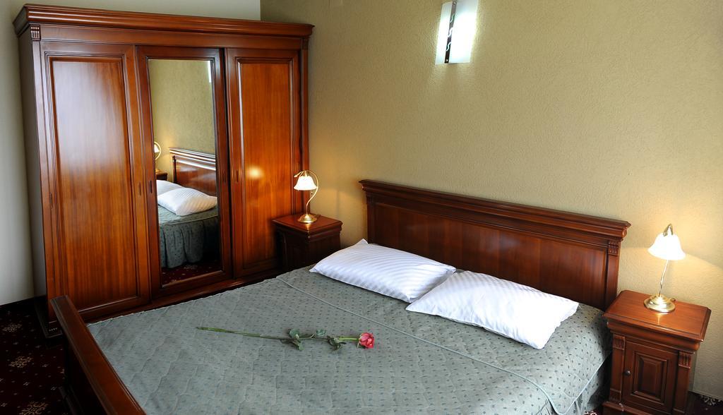 Hotel Ciao Тыргу-Муреш Экстерьер фото